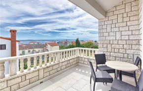  Two-Bedroom Apartment in Kastel Kambelovac  Каштел Камбеловац